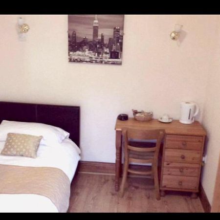 Dillwyn'S Hotel Pontardawe Buitenkant foto