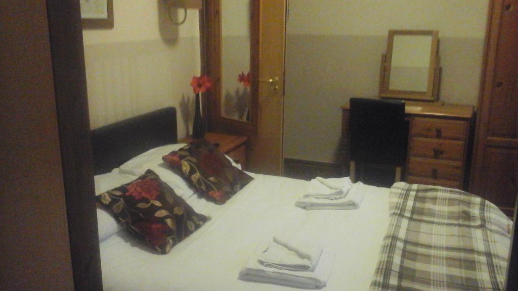 Dillwyn'S Hotel Pontardawe Buitenkant foto