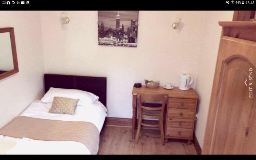 Dillwyn'S Hotel Pontardawe Buitenkant foto